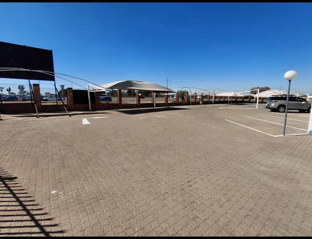176M² OFFICE TO LET IN RANDJESPARK